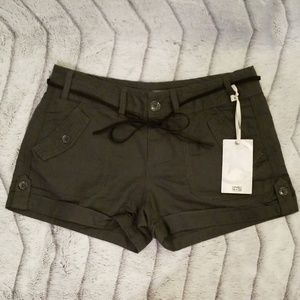 Converse One Star Linen Cuffed Shorts